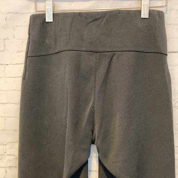 Lululemon Flared Zip Pants Leggings 4 Black Ribbed Softstreme wide leg workout - Picture 12 of 16